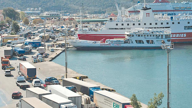 Ηγουμενίτσα: Έσπασε ο καταπέλτης πλοίου – Αποκλεισμένοι 354 επιβάτες